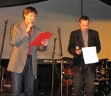 Moderátoři i zazpívali